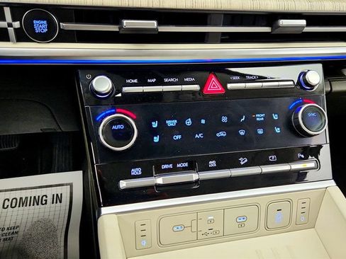 Used 2025 Hyundai Santa Fe Calligraphy AWD/4WD image 16