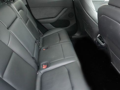 Used 2024 Tesla Model Y Long Range image 35