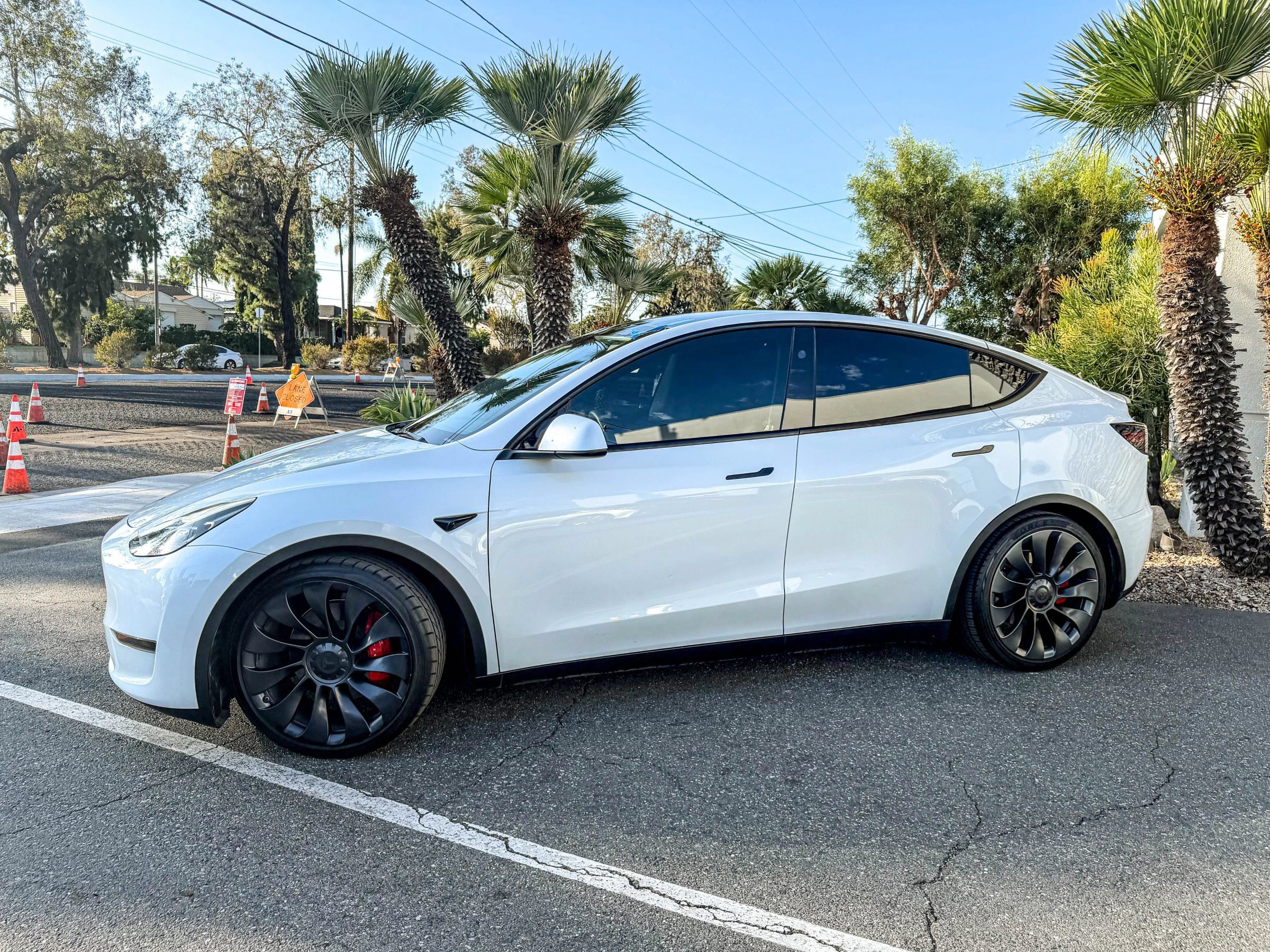 Used 2023 Tesla Model Y Performance AWD/4WD image 5