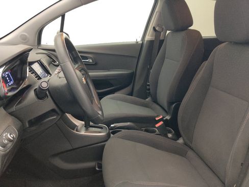 Used 2020 Chevrolet Trax LS w/ Tint and Cruise Package FWD image 17