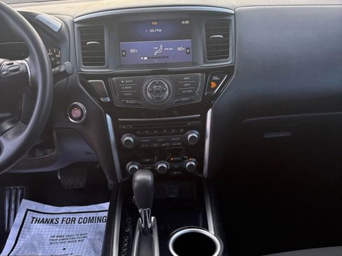 Used 2019 Nissan Pathfinder S image 4