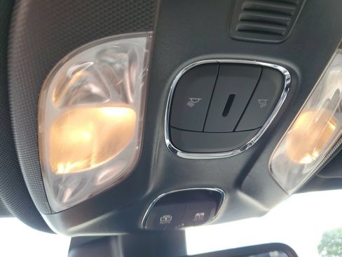 Used 2023 Jeep Compass Limited w/ Sun and Sound Group AWD/4WD image 24