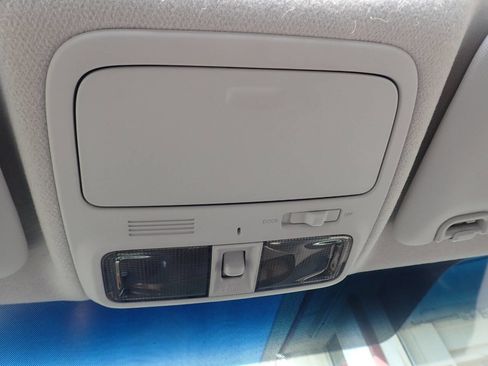 Used 2010 Subaru Forester 2.5X Premium image 8