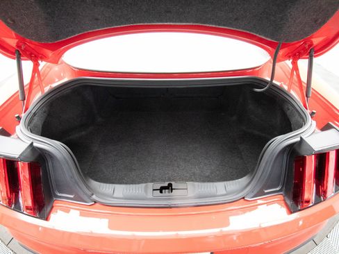 Used 2016 Ford Mustang Shelby GT350 w/ Technology Package image 23