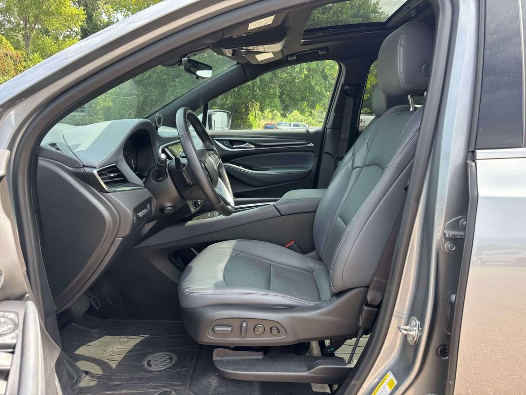 Used 2023 Buick Enclave Premium w/ Experience Buick Package AWD/4WD image 3