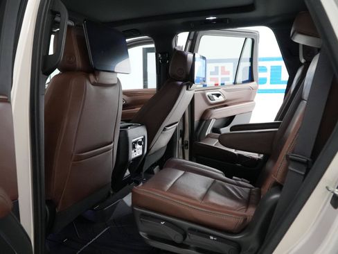 Used 2021 Chevrolet Tahoe High Country w/ Premium Package RWD image 18
