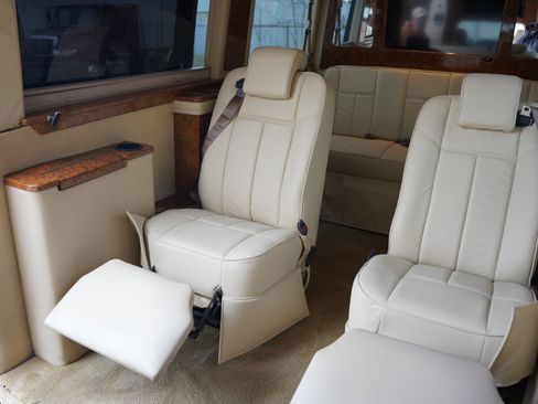 Used 2013 Mercedes-Benz Sprinter 2500 image 28