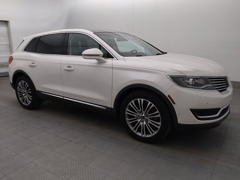 Used 2016 Lincoln MKX Reserve w/ Technology Package FWD image 11