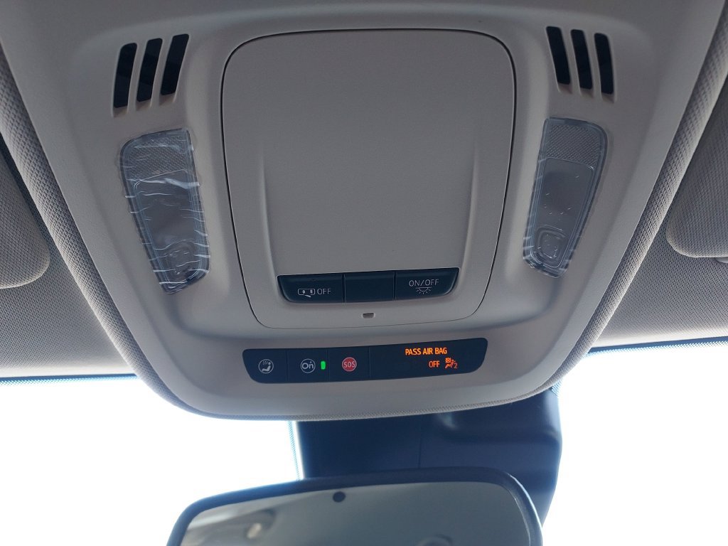 Used 2023 Buick Envision Essence FWD image 19