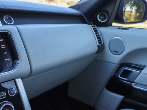 Used 2015 Land Rover Range Rover HSE image 57