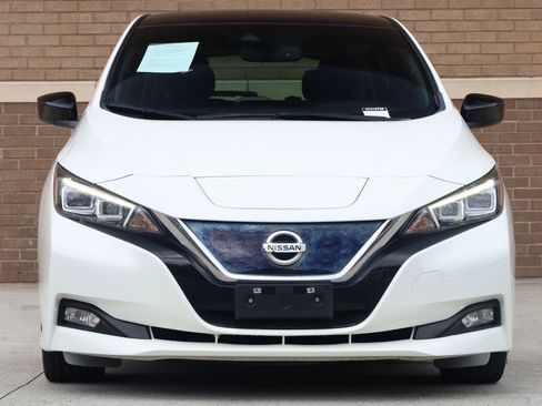 Used 2018 Nissan Leaf SV w/ SV Technology Package FWD image 5