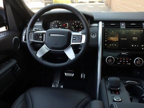 Certified 2024 Land Rover Discovery Dynamic SE AWD/4WD image 14