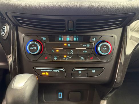 Used 2017 Ford Escape Titanium image 17