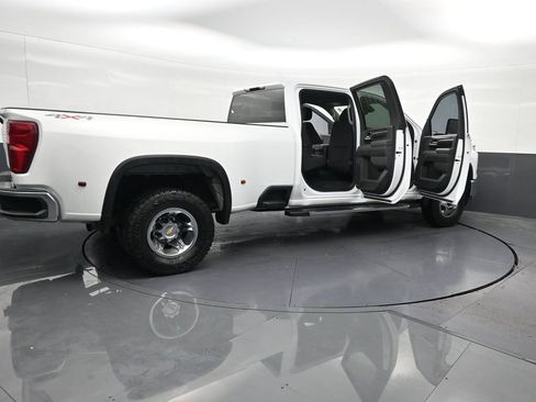 Used 2024 Chevrolet Silverado 3500 LT w/ Convenience Package AWD/4WD image 31