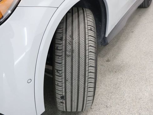 Used 2025 Mercedes-Benz GLC 300 4MATIC image 4