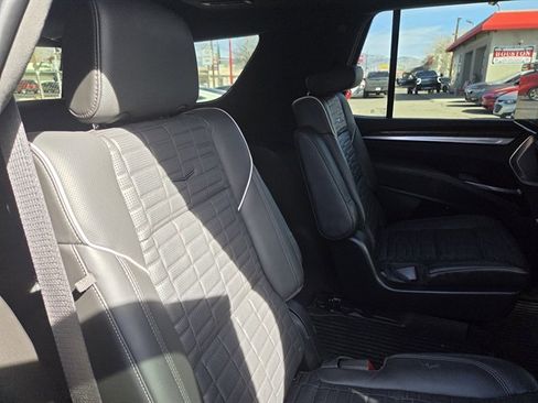 Used 2025 Cadillac Escalade Sport Platinum w/ LPO, ONYX Package image 14