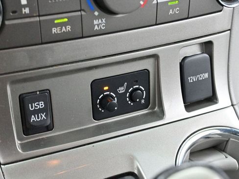 Used 2012 Toyota Highlander SE w/ Tow Pkg FWD image 24