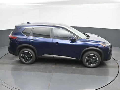 Used 2025 Nissan Rogue SV AWD/4WD image 34