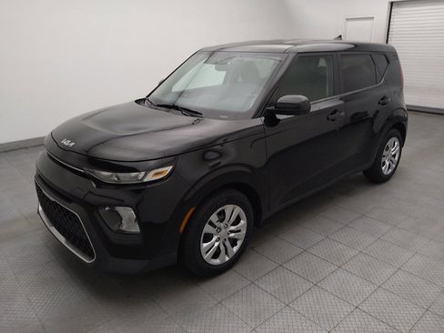 Used 2022 Kia Soul LX FWD image 2