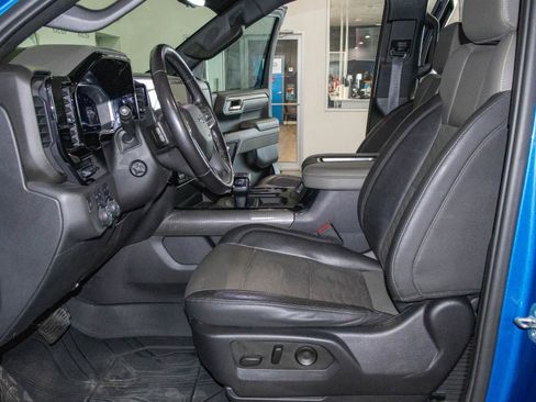 Used 2022 Chevrolet Silverado 1500 ZR2 w/ Technology Package image 8