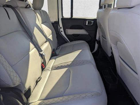 Used 2023 Jeep Wrangler Unlimited Sahara image 20