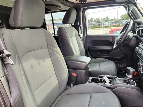 Used 2018 Jeep Wrangler Unlimited Sport S image 16