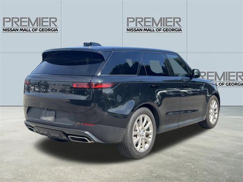Used 2025 Land Rover Range Rover Sport SE AWD/4WD image 3