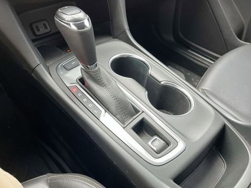 Used 2018 Chevrolet Equinox Premier image 21