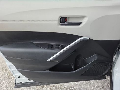 Used 2025 Toyota Corolla Cross L FWD image 29