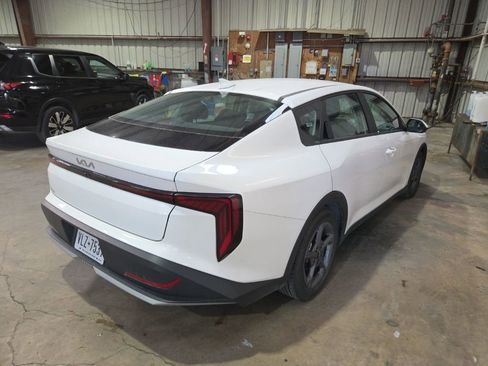 Used 2025 Kia K4 LXS image 9