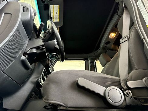 Used 2018 Jeep Wrangler Unlimited Sport S image 52