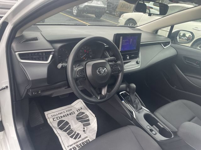 Used 2025 Toyota Corolla LE FWD image 18
