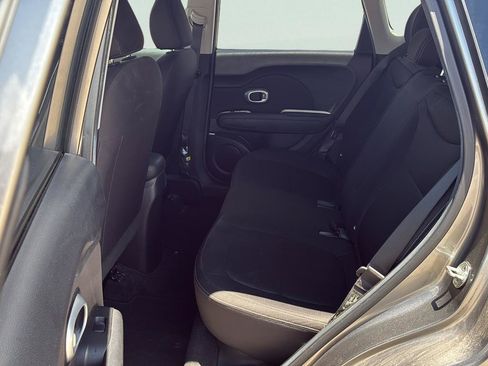 Used 2016 Kia Soul FWD image 25