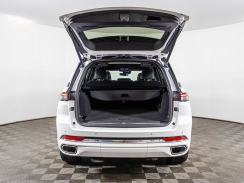 Used 2023 Jeep Grand Cherokee Overland w/ Adv Protech Group III image 46