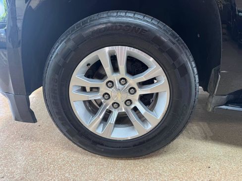 Used 2019 Chevrolet Suburban LT RWD image 50
