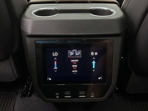 Used 2026 GMC Yukon Denali Ultimate AWD/4WD image 36