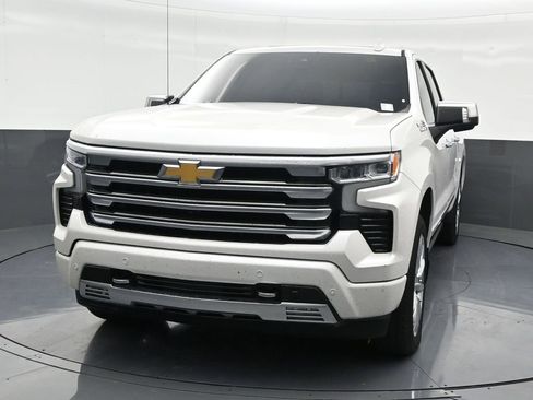 Used 2023 Chevrolet Silverado 1500 High Country w/ High Country Premium Package image 9