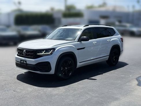 Certified 2023 Volkswagen Atlas SEL R-Line AWD/4WD image 3