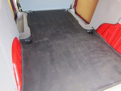 Used 2023 Ford Transit Connect XLT image 16