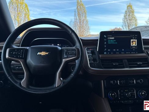 Used 2023 Chevrolet Suburban High Country w/ LPO, Illumination Package AWD/4WD image 16