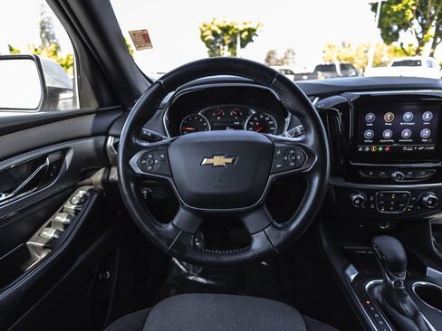 Used 2022 Chevrolet Traverse LT AWD/4WD image 24