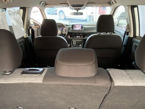 Used 2021 Nissan Rogue SV image 16