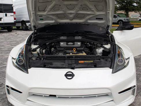 Used 2016 Nissan 370Z Coupe RWD image 28