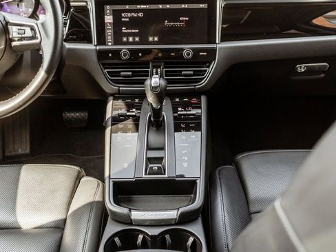 Used 2023 Porsche Macan AWD/4WD image 12