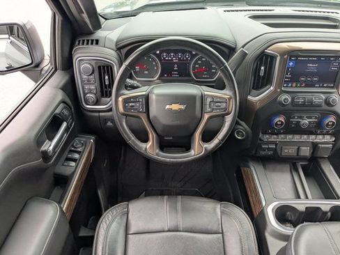 Used 2019 Chevrolet Silverado 1500 High Country w/ Technology Package AWD/4WD image 15