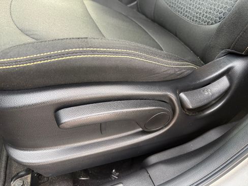 Used 2016 Kia Soul + FWD image 14