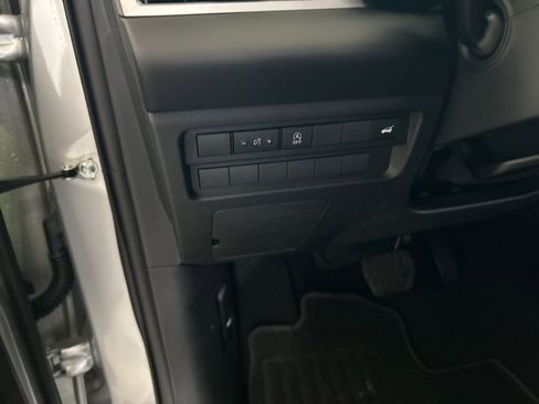 New 2026 Mitsubishi Outlander SE image 38