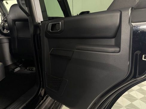 Used 2025 Ford Bronco Outer Banks w/ Sasquatch Package AWD/4WD image 32