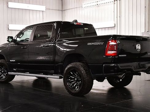 Used 2023 RAM 1500 Laramie AWD/4WD image 5