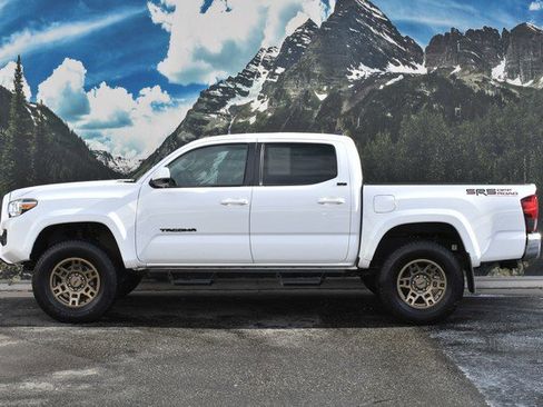 Certified 2022 Toyota Tacoma SR5 image 7